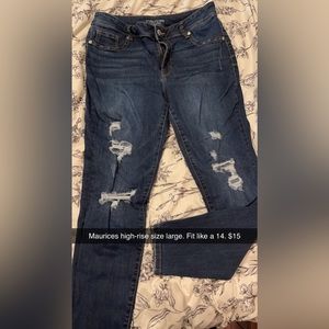 Maurice's size Large destructed jeggings